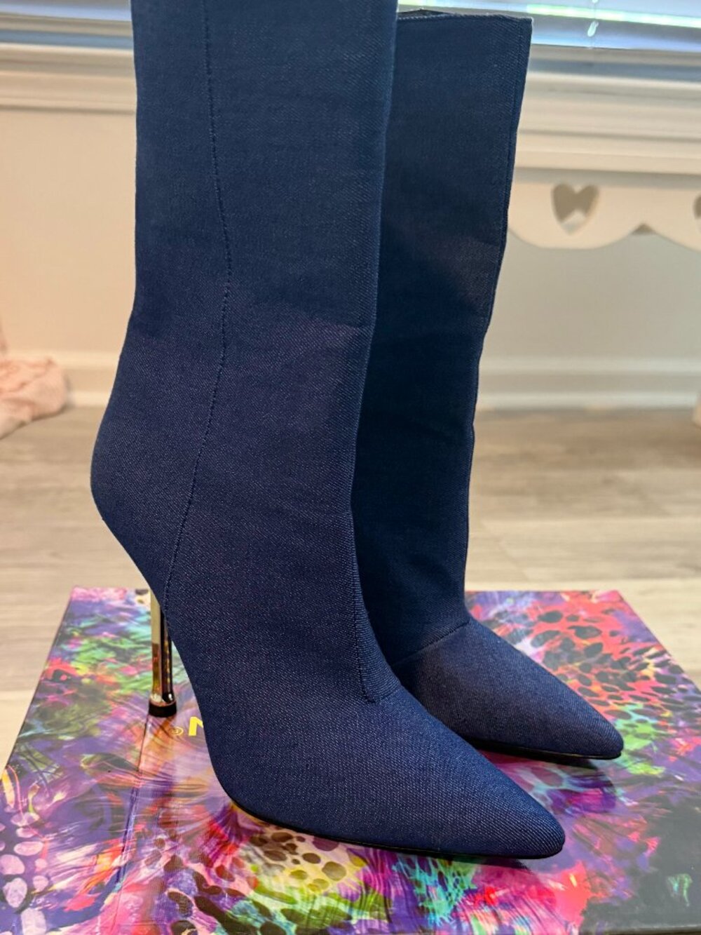 Dark blue denim textile upper, sleek pointed Boots